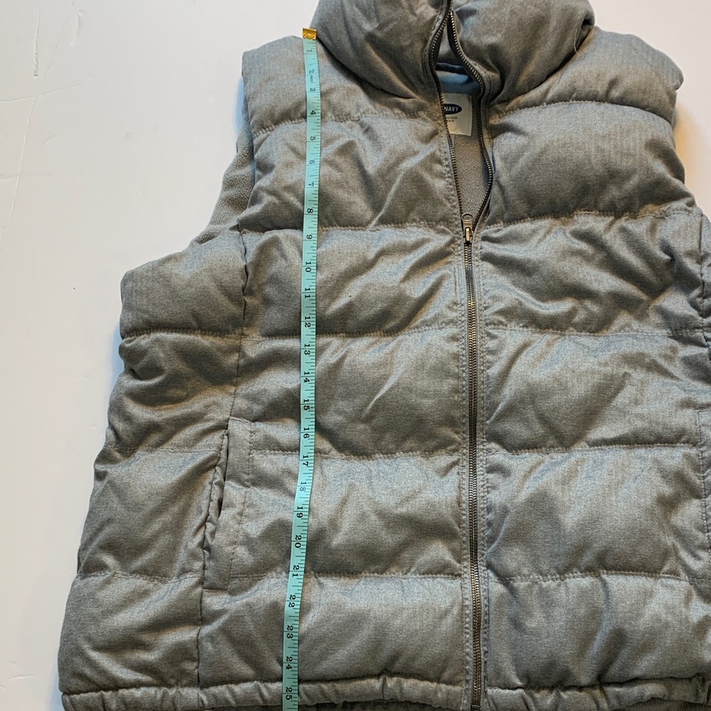 Old Navy women’s XXX grey Puffer Vest - Picture 10 of 11